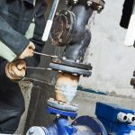 instalasi pompa air rumah – Proses instalasi pompa air di rumah agar efisien dan rapi.